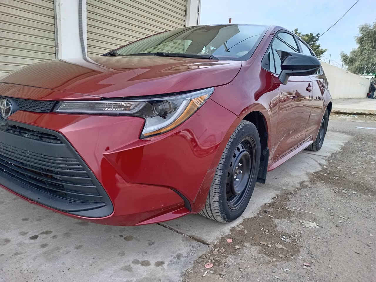 كورلا للبيع ٢٥بانزين حره باسمي بدون رقم ضرر جاملغ وبنيد السعر ١٤٠ وبيه مجال رقم الهاتف *********** تترقم جميع المحافظات
