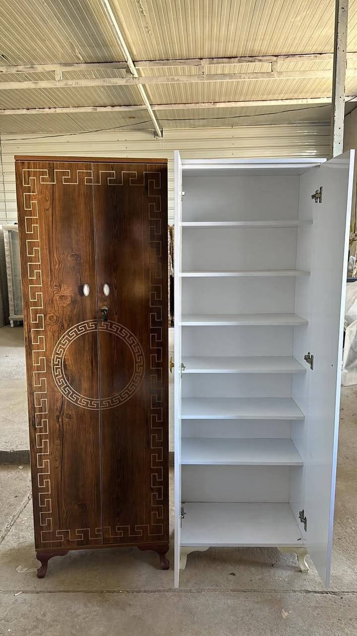 توفر توفر لدينا كناتير ثلاث بوب او بابين وجزامه التواصل على الرقم  ***********
