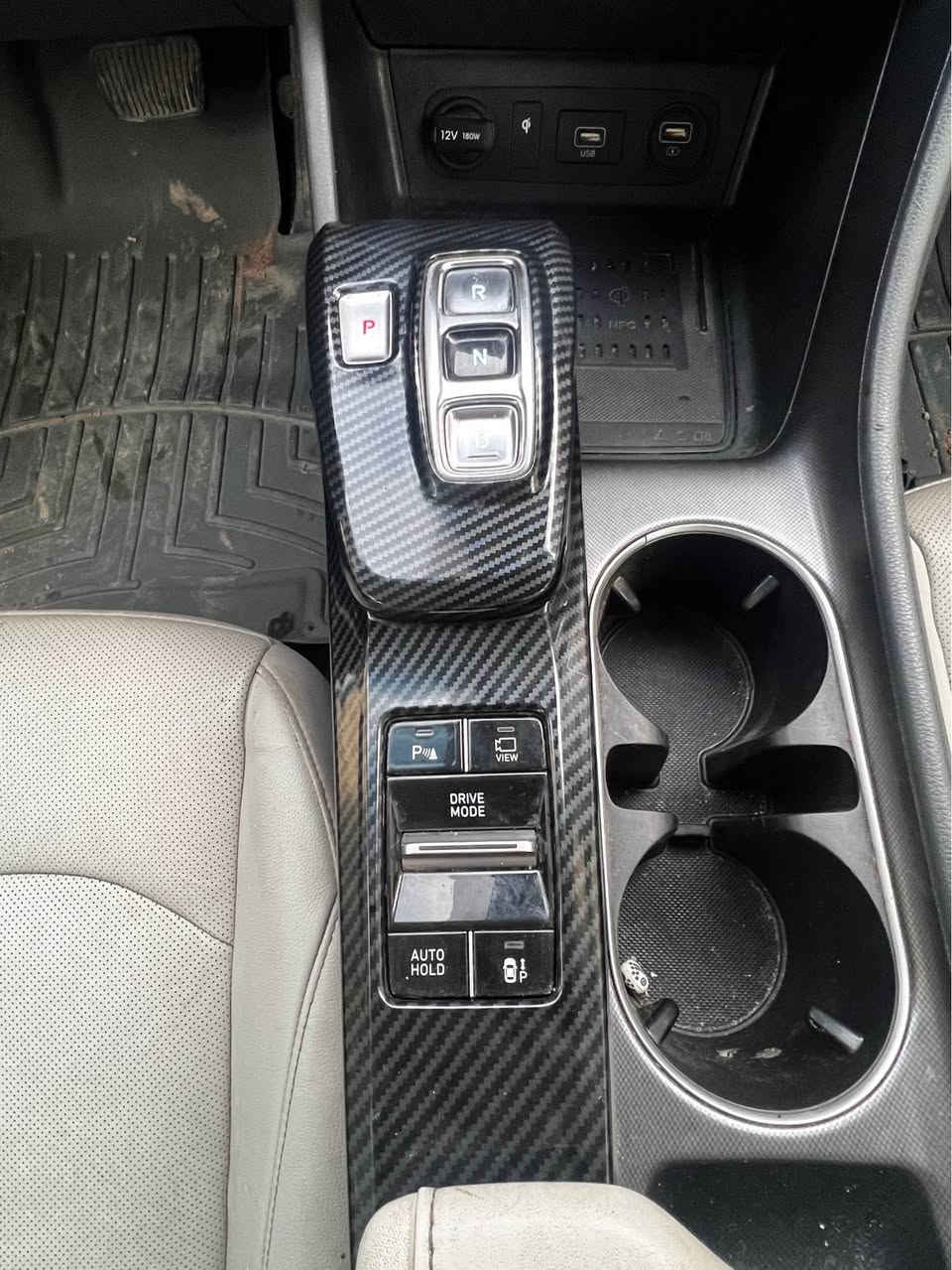 🚘 إعلان بيع سيارة

الماركة: هيونداي
الطراز: سوناتا
موديل: 2022
الفئة: limited– أعلى فئة
سعة المحرك: 1600 سي سي turbo 
السيارة ماشية 34ml /55km
السيارة بحالة ممتازة، ملتزمـة بجميع الصيانات الدورية، وتتمتع بكامل مواصفات الفئة الأعلى، مع مستوى عالٍ من الراحة والأداء والاعتمادية
اربع كامرات 
حساس امامي خلفي
شحن وايرلس
كشنات ملكيه باللون الابيض تدفئة تبريد
وباقي المواصفات المعروفه .
حادثه طرف الجاملغ والطرف النيد بدون ايرباك مبدلات ومصبوغات بدون رقم المنفيس بأسمي تترقم جميع المحافظات 
📍 المعاينة متاحة للجادين فقط
💰 السعر 184$ 
📞 للتواصل: *********** النجف, العراق
