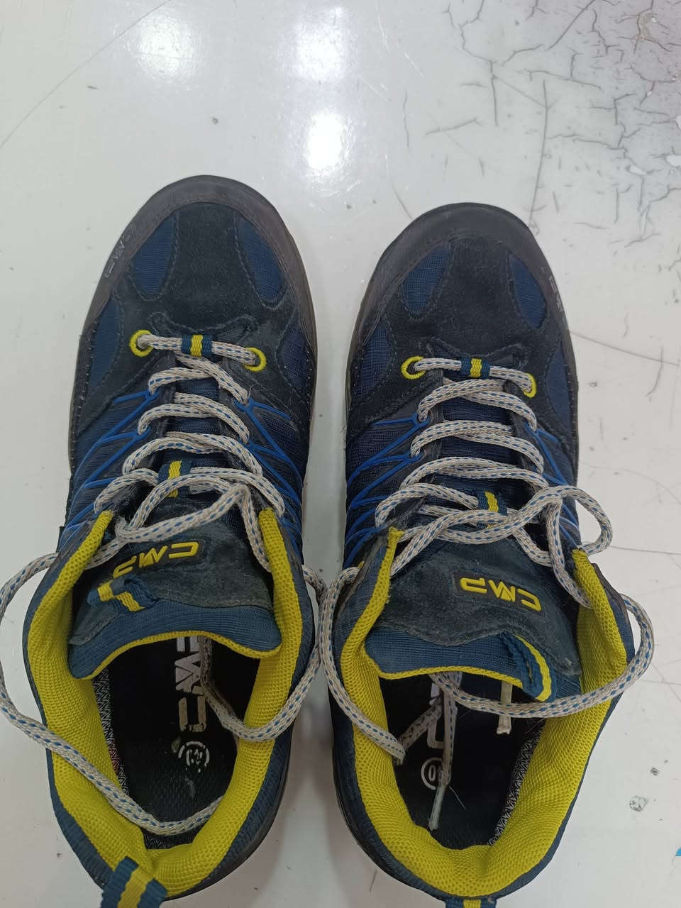 سڵاو ئەم کالە سەلمونە بەردەستە قیاس ٤۰  ئەسلی دەرجە یەکە نرخی زۆر زۆر زۆر هەرزانە لە چاو بازار  هی ئەڵمانیایە لیرە لەپی نەکراوە...  کۆتایی ۳٥ هەزار شوین چەمچەماڵ  ***********
