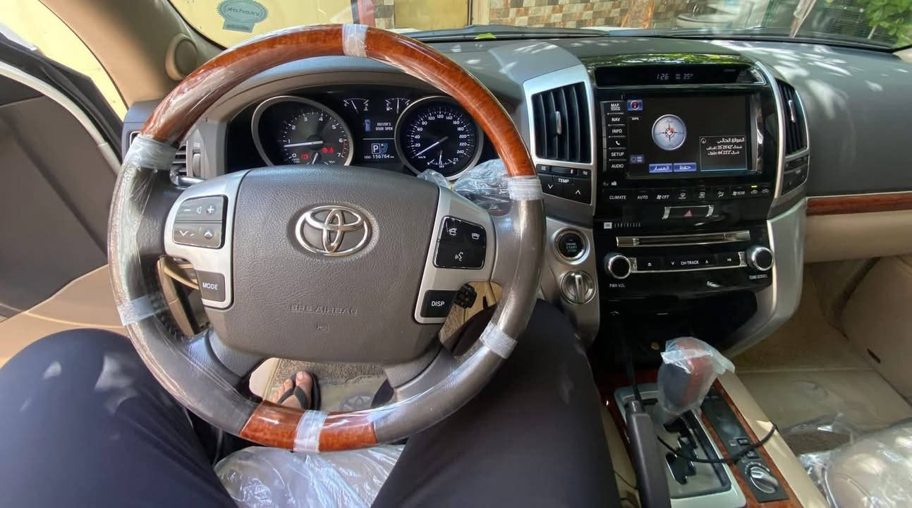 📍 الموقع: كركوك

لاندكروزر 2013 فئة VXR
مكينة V8 ثمانية سلندر 4600 سي سي (اعتيادي)
مواصفات فل كامل (مواصفات لكزز) ما عدا الدبل الكهربائي

السيارة بحالة جيدة جداً 👍
بيها ضرر خفيف مكان صغير (تعديل بارد) +تعديل كارت صغير 
💰 السعر:410 قابل للتفاوض

📞 للتواصل: ***********

⸻سيارة هسة بيها تضليل سنوية

