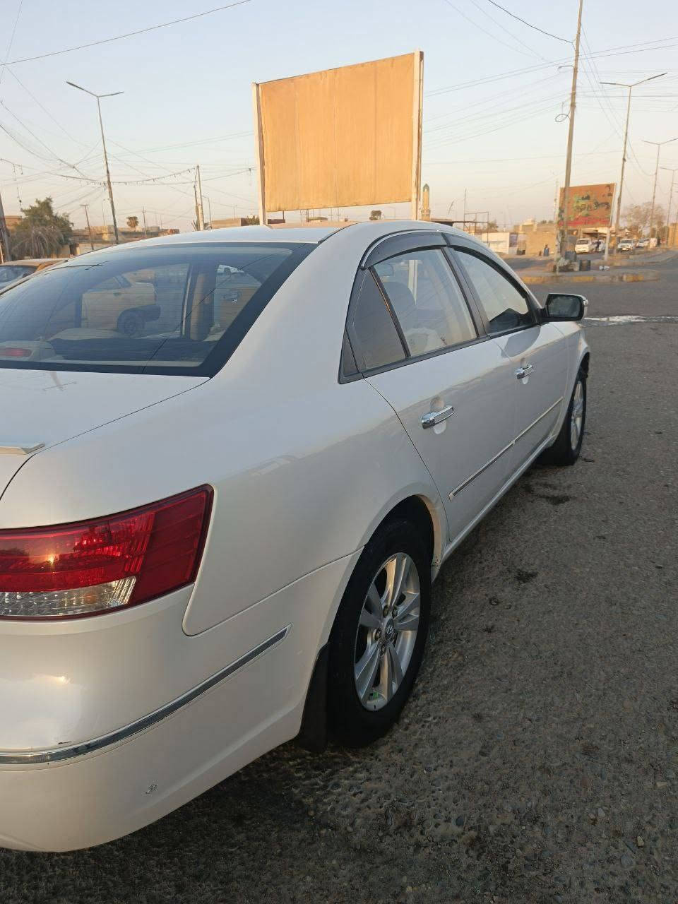 السلام عليكم سوناتا البيع موديل 2010محرك 2400 دوش رقم بغداد انكليزي سياره جديده بل عافيه على الياخذها بيها باب امبدل فقط ولباقي كفاله عامه بسمي الستفسار اتصل ***********
