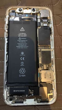 بورد • آيفون اكس آر • ذاكره ١٢٨