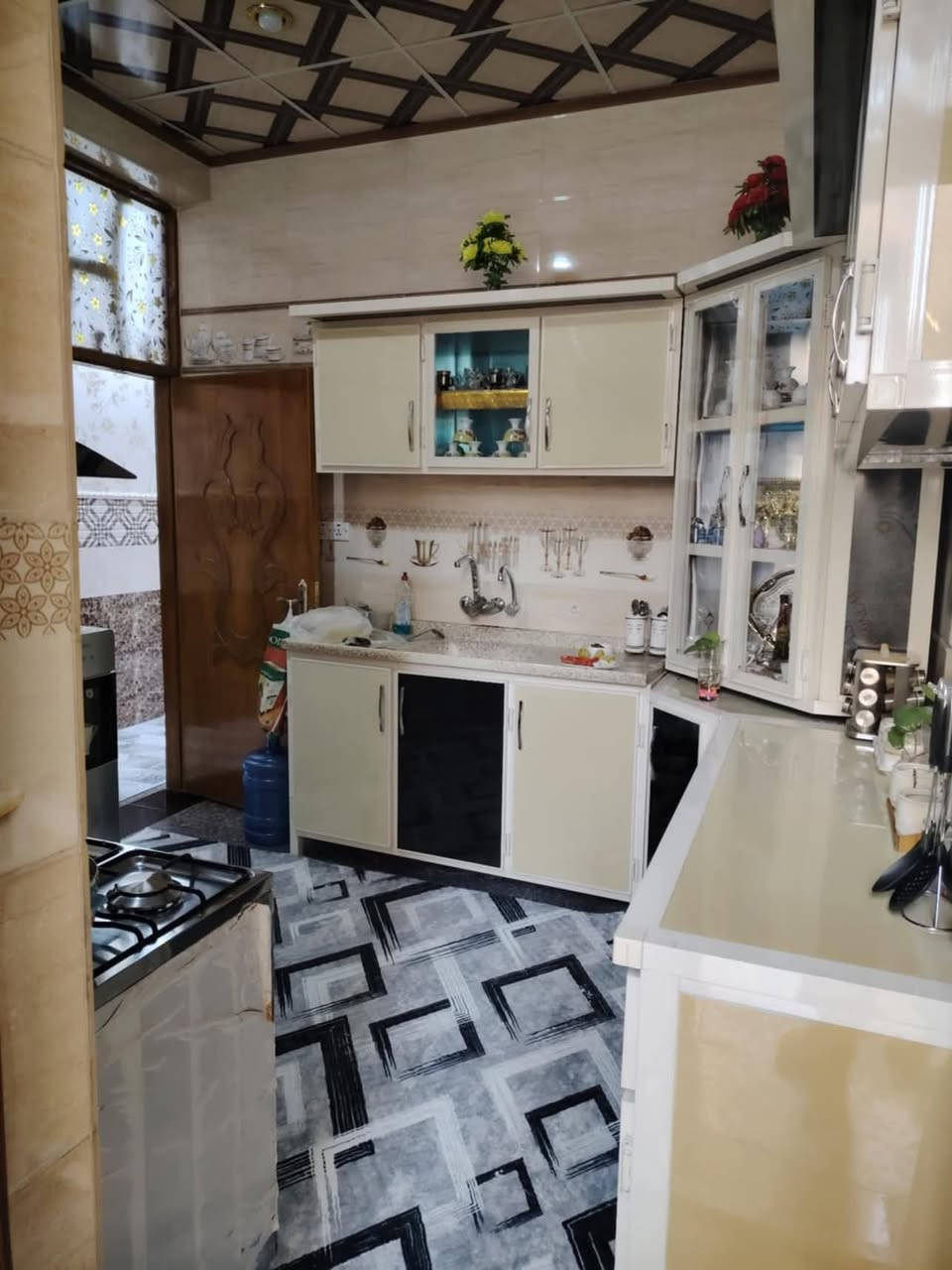 بيت طابو صرف طابقين خدمات فول حي الفنانين خلف مدرسه ابن طاوس بناء حديث الستفسار ***********
