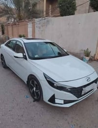 للبيع النترا 2023 فول مواصفات خليجي مكينة 2000 بصمه تشغيل عن بعد صندوق...