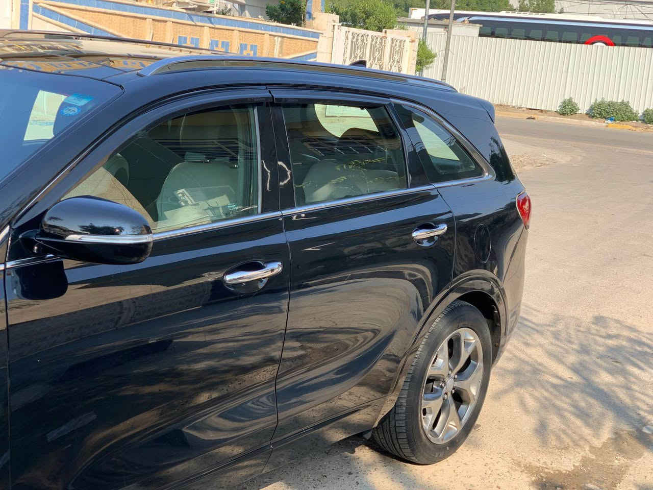 سلام عليكم سورنتو 2017 وارد امريكي فول موافات SX المعروفة حادثها جنطة اشوية خشم الجاملغ ولبنيد بدۉن شواصي وبدون دواخل بيها صفحة السكن شخوط صبغتها فقط للجمالية كير ومكينة مكفول وخير من الله محرك V6 7راكب 5 سماعات انفنتي بعد مواصفات اهواي سعرها ب175 وبيها مجال متواجد واتساب *********** بغداد, العراق
