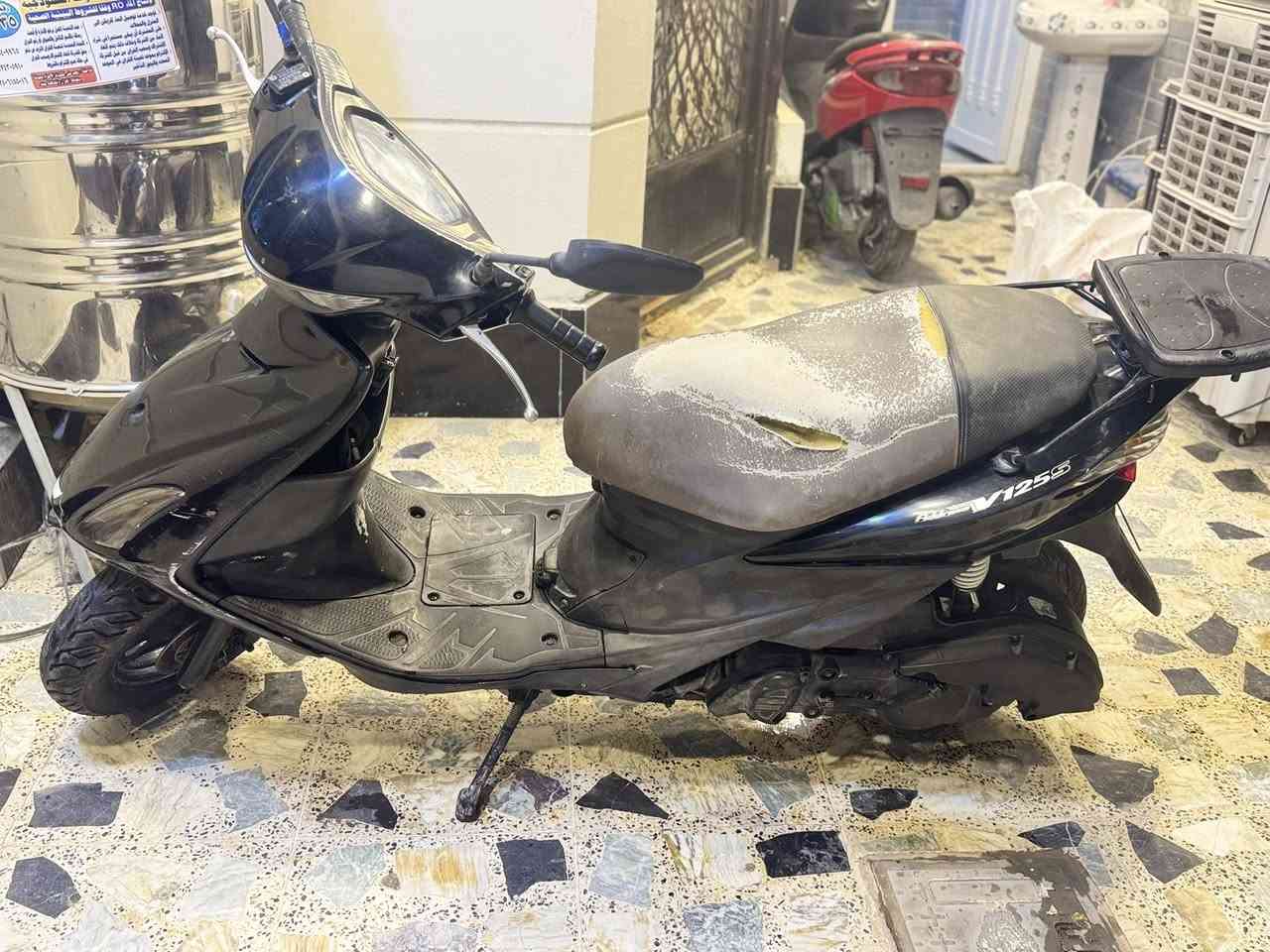 دراجة سكنس. بانزين
كلشي شغل بيها 
النضافة كدام عينك 
مستخدم قليل  
سعراتها 120  
دراجة  ما مرقمة 
السعر 700بي مجال إذا شراي 
العنوان مقابيل مول الفلوجة 
رقم الهاتف  
متواجد واتس.  
 *********** 
***********
