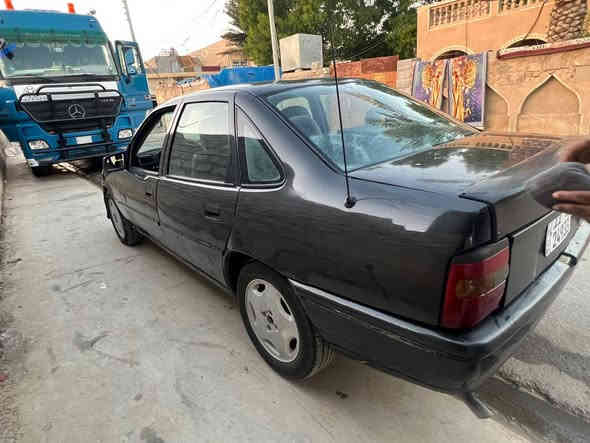 يا الله اسلام عليكم عمي سيارة اوبل فكترا حجم 18 مكينة 1800 كير عادي كير محرك شرط نضافة سيارة مرتبهة عل ايدي لا خياس ولا ضربة مصبوغة جمالية صدر خلفي امامي كامل  ترايك وين مايعجبك سيارة بسمي مامتواجد عل فيس السعر 33وبيهة مجال شي قليل للاستفسار الاتصال علئ الرقم ***********
