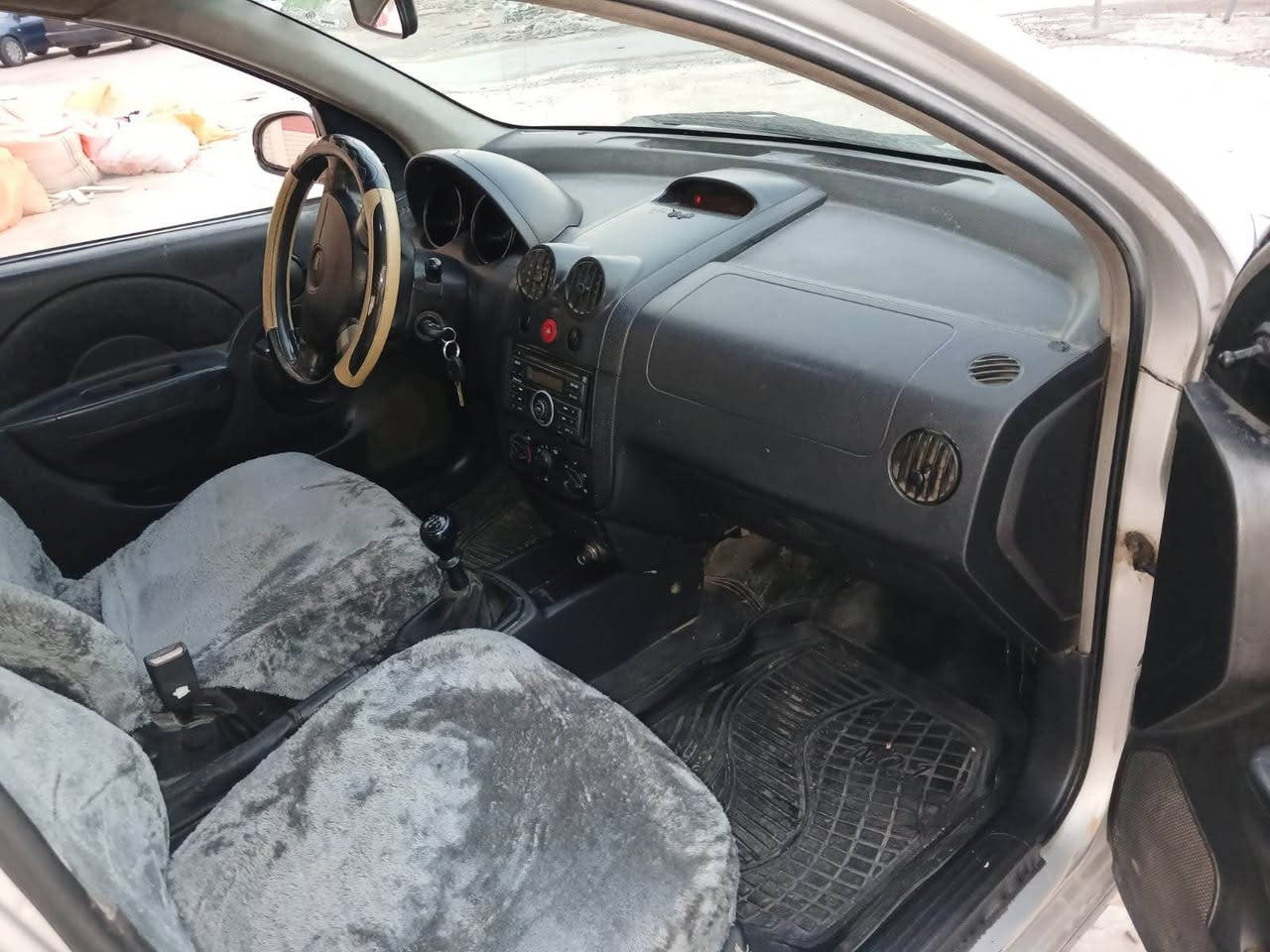 ئەڤۆ مۆدیل 2006 گیر عادی تەبرید لە سلۆری جام کارەبا دەبل گێچ گیر و مەکینە بەشەرت جەمپەکی زۆر کەمی پشتی هەیە رەقەم و سەنەوی نوێ 2030 لە هەولێرم سعر 43 وەرەقە رەقەم مۆبایل *********** أربيل, العراق
