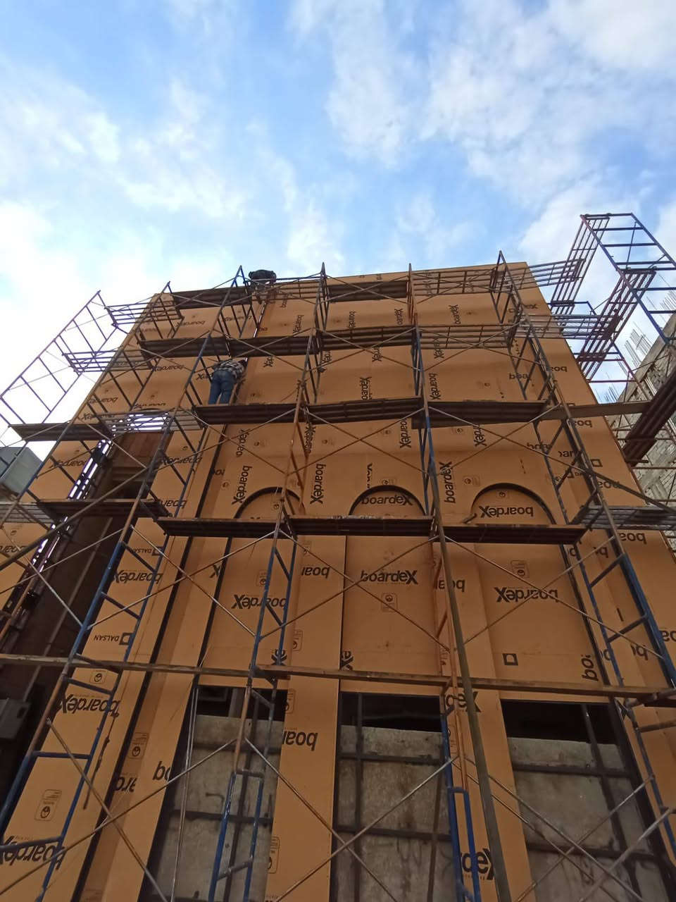 ابو احمد المصري لجميع انواع الديكورات جبسون بورد سحابات بورك واجهات ***********
