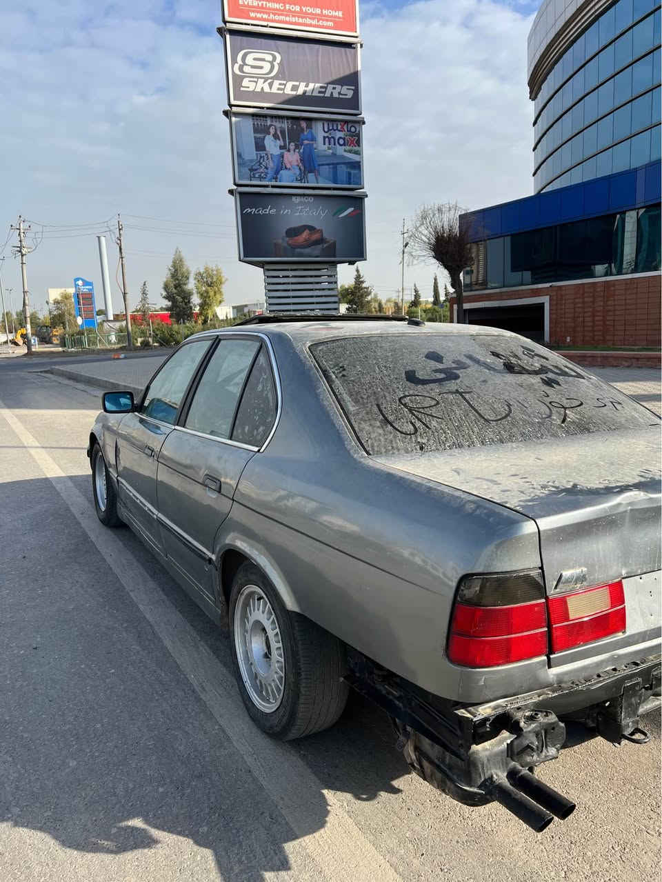 فرۆشتنی خێرا بیئێم دەبلیو ئی ٣٤ مۆدیل ١٩٩٢ فول ماسەفات مەکینە ٢٥ ی سەقەر فرەی کرینگی لەبن یەکە ماشاللە وەک سەعاتە سەیارەکە تابلیی ماشاللە ی دەوێو بەرچاوە سوبخ عامەکی یەک جار جوان کراوە
لایت ئەڵقەو پێش پان دەعامی M
مەکینە ٢٥ ی سەقەر
تۆماتیک گێری 2 ی عادی ٣ ی عادی ٤ ی عادی کامل مزبوتە
دوگمەی سپۆرت ئیش دەکا
جامەکانی بەس سایەق ئیش دەکا ئەوانی تر کارەبای بۆ نەچوە ماطۆرەکانی ئیشدەکا
داعامی دواوەی لەگەرە ئەویش M
خایسو شتی نیە سایرەکە خزەمت کراوە 
تایەو ویلی نوێیە عەسیرەکەی خاوێنە بەس یەک عەسیری دواوەی نەقسە 
سڵایتی کامل ئیش دەکا دەکا ناو غورفەی خاوێنە 
بێمەسروفە موس براوە بەشەرت 
سەیارەکە یەک سەنەویکەسکی لەگەرە ئەمن بە علوج دەیفرۆشم کێشەی مەدەنی قەرداری دزیاری بەشەرتە رەقەمی دواوەی لەگەر پشتەوە هەردوک اصلیە 
سەعری٢١ وەرەقەیە مەجالی تیدایە ئەگەر موشتەری نی خێرت داگاتێ سەری خۆتو ئیمنیش مەیە شێنە لە هەولێرم ئەوەش رەقەم مۆبایل بۆ پەیوەندی کردن *********** یاخود نامە بنێرە جواب دەدرێیەوە أربيل, العراق
