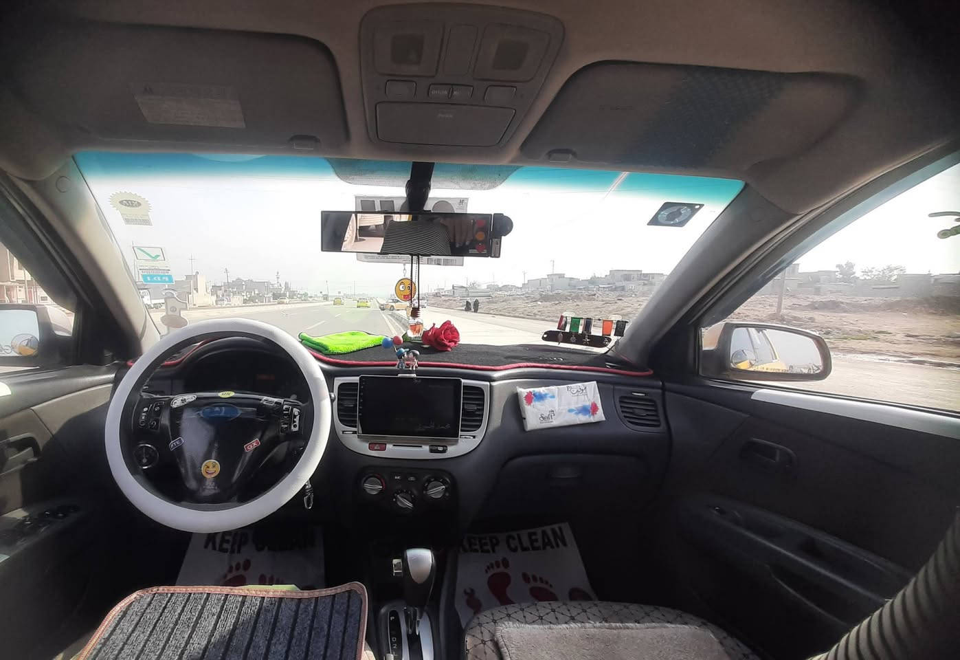 اسلام عليكم كيا ريو  فول تماتيك مديل2007  مكينه.وكير شرط ١٦ طخم جديد طخم تاير جديد باتري جديد تبريد ودتفيه شرط شاشه وكامره قفل مركزي سياره متصرف عليه ربع  هيه وغرامات صفر كبل على شارع بس ستر الله بيه طخه بل جاملق الوره بدون  دواخل وتلقيطات تكسي ***********السعر 88 بيه مجال
