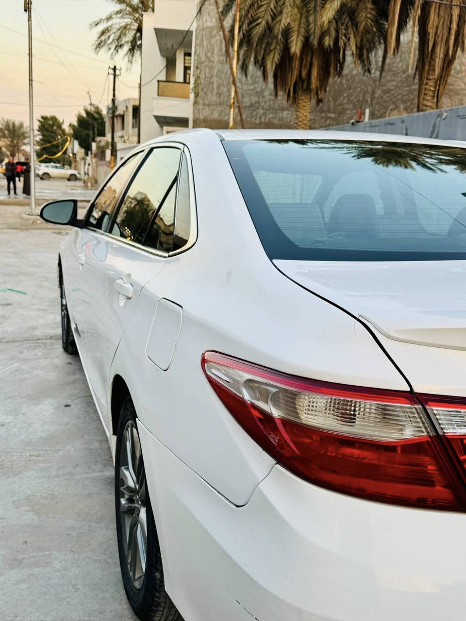 بيع سريع!!!
كامري موديل ٢٠١٦ وارد امريكي فئة SE مواصفاتها:-
◾️كاميرة بك دوارة 
◾️شاشة كبيرة 
◾️تحكمات سترين جهتين 
◾️اوامر صوتية 
◾️كروز مثبت سرعة
◾️محرك ٢٥٠٠ اربع سلندر 
◾️مودات قيادة 
◾️ماشية ١٢٠ الف مايل حقيقي
◾️مانع تزحلق 
وغيرها من المواصفات المعروفة السيارة اني مستوردها على ايدي باسمي تحويل ثاني يوم رقم بغداد شبه مميز حادث السيارة من امريكا جاملغ خلفي جهة السايق فقط ومكانين بارد بالعراق فقط باقي السيارة كفالة عامة لا لغد لا شاصي لا ايرباك كير مكينة مكفولات بشرط سعرها ١٤٢ $ وبيها مجال للشراي مكاني المشتل/ المعلمين قرب اعدادية الجمهورية
للاستفسار الاتصال على ***********
