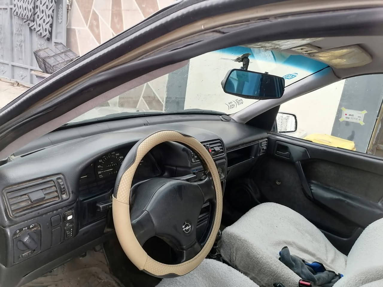 السلام عليكم
اوبل فكترا

حجم 18

موديل 1991

اللون رصاصي

الرقم اربيل انكليزي 

السنوية  بأسمي 

بطاقة بانزين

سيارة جاهزةAbs

***********
