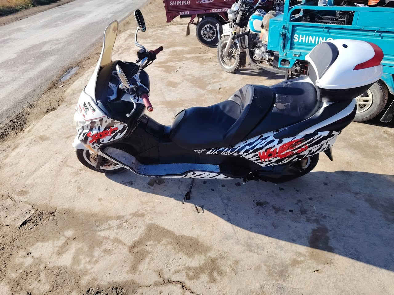 للبيع 08 محرك ناعم نكره سلف محرك بي شوي بخار بس ممثر كفرات 80/100 مكاني ديالى دلي عباس سعر 600وبيها مجال ***********
