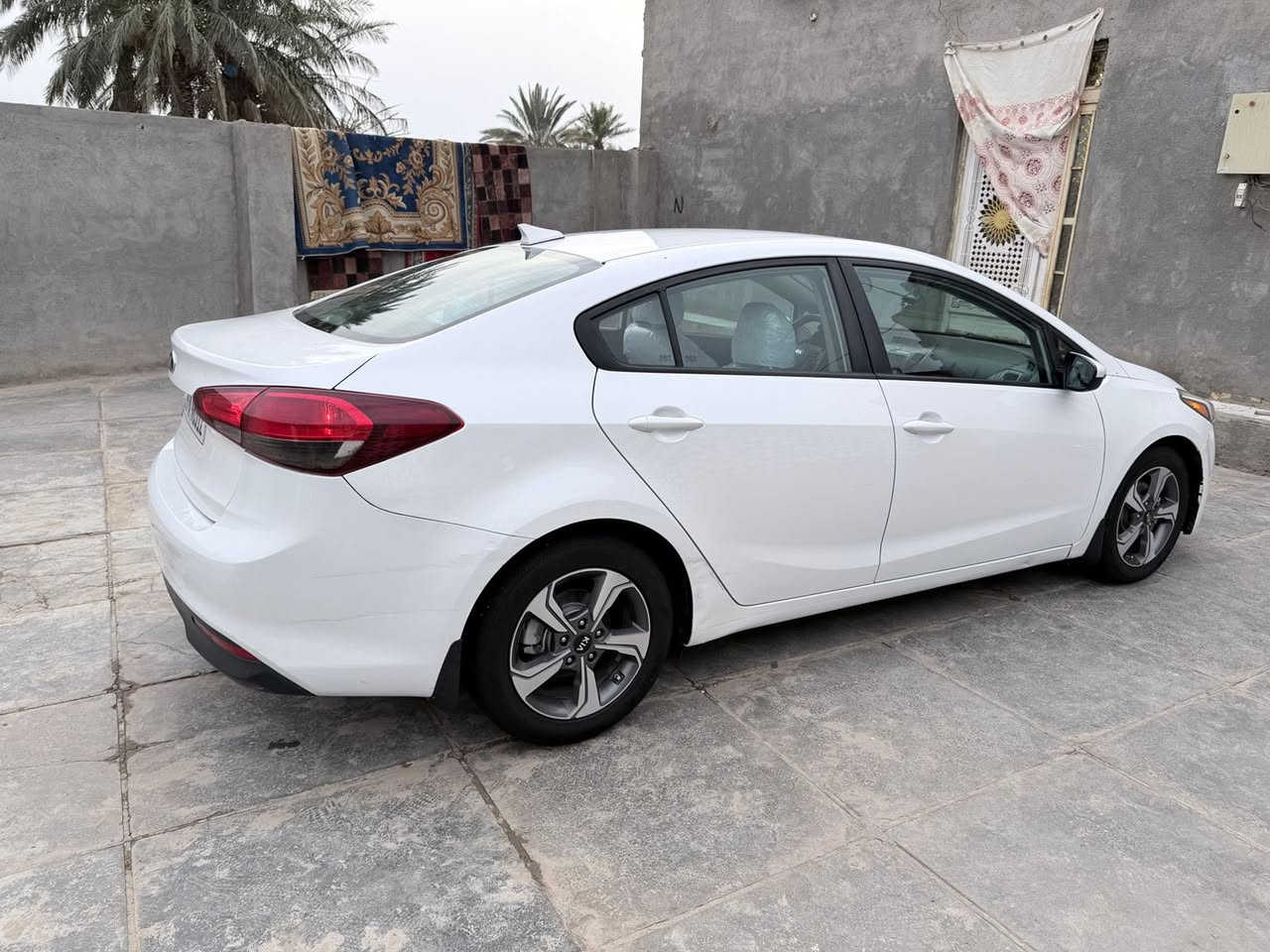 السلام عليكم كيه فورتي موديل ٢٠١٨ رقم واسط دولي سنويه وهزه جديده سياره جديده بمعنى الكلمة استخدام نضيف حادثه تبديل باب خلف السايق ورشتين صبغ تجميل بصيطات جدان اي ضرر داخلي ماكو بجم كبس حته البدنه الاماميه مامبدله وباقي السياره صافي لاطخات ولابارد مكينه ٢٠٠٠ دوش شرط مامفتوحه على الشركه لاصوت ولاتنقيص ولاتبخير كير اي تي المرغوب تراي زيرو دواخل وضع الشركه ماشيه ١٥٠ حداديه لوك تبريد ثلج تخم تاير جديد فول كهربائيات مواصفات حلوه ويل كب شاشه بلاد كامره فول تحكم استيرن شغال بلاجكتور لايت زنون تحكم مرئي دبل سويج ارضيه مغلفه جلد سياره جديده وجاهزه بلعافيه على الياخذه السعر ١٢٠ مكان السياره الناصرية ***********
