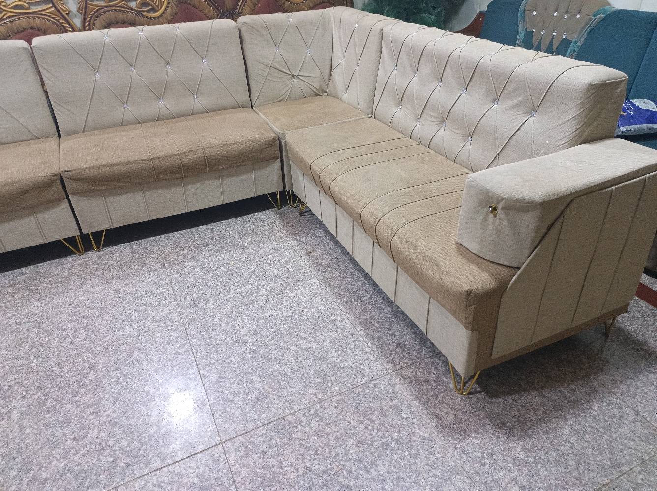 تخم ديوان نضيف 12مقعد المكان الزهراء السعر 220