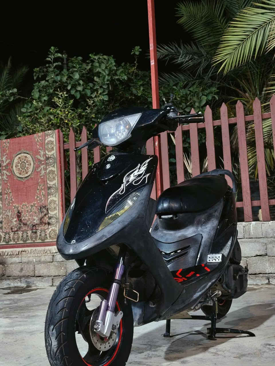 مراوس ب بوليس او للبيع
مفتوحه مره وحده بوشته بلاد 
الدراجه نكره سلف وهندر شغال
الدراجه شوفت عينك ملاح ومختمه 
كهربائات شغاله اشاره يمنه يسره عالي ناصي كلشي شغال 
الدراجه عليه دبل كدام رياضي ولدبل مال الحاويه موجود ويا الدراجه
لتواصل ***********

