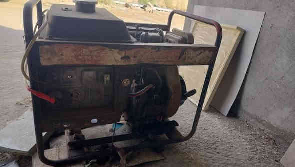 مولد كاز ٢٠ امبير تشتغل بكرة وسلف 
سعر ٤٢٥الف قابل للتفاوض 
مكان البصرة ابو الخصيب 
*********** البصرة
