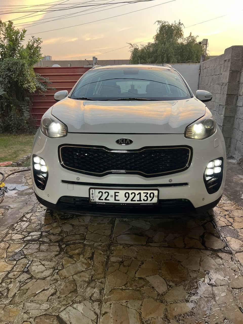 السلام عليكم
كيا سبورتج موديل 2017 خليجي 

سياره كير محرك مكفول 

بيهه بارد بلجاملغ الامامي  وحافه الجاملغ الخلفي موضح بلصورة ماشية 127 الف 

مري شفط 

شاشة وكامرة دوارة

حساسات امامي خلفي 

زراكات مازدة

منضومة زنون اصلي 

تخم تاير جديد 

السيارة حلوه مال بيت 

تحكم ستيرن 

داخل لونين بيجي واسود 

كشنات مخمل وجلد بيجي 

السبير بعدة منازل 

ويل 19 

وقم اربيل الجديد سنوية جديدة

السعر 172 ورقة وبيهه مجال حك الجية 

***********

مكان السيارة الزعفرانية
