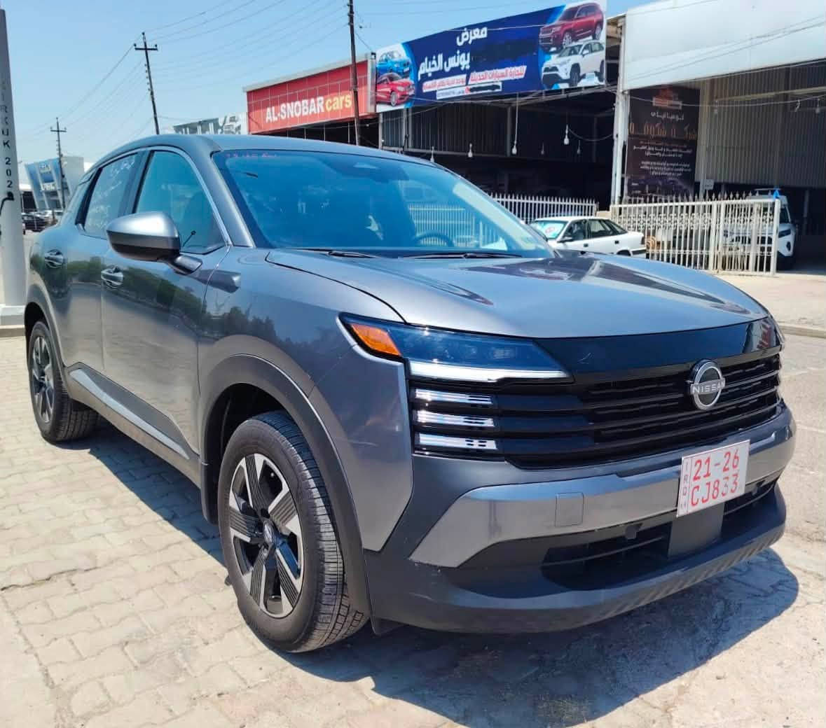 *تحية طيبة لجميع المتابعين *
نيسان كيكس  موديل 2025. 
مواصفات AWD SV. 
حجم المحرك 2.0L. 
العداد 6300 ميل. 
رقم الشاصي 3N8AP6CBXSL414669

المواصفات SV
*دخول ذكي و بصمة تشغيل. 
*حساسات وكاميرا خلفية. 
*تحديد مسار , نقطة عمياء. 
*رادار امامي وخلفي وجوانب. 
*شاشة كبيرة، فول تحكم في المقود. 
*ومواصفات اخرى كثيرة. 

الضرر
ربع البنيد صبغ فقط. 

✅الشواصي سليمة. 
‏✅راديترات سليمة. 
✅جميع  الإرباكات سليمة
✅لايتات وچاملخ بلادية كانت مرفقة مع السيارة من امريكا. 

صور الحادث وتقرير السونار مرفقة في الاعلان. 

السيارة كاتي تترقم شمال العراق 
إربيل * سليمانية * دهوك 

السعر 172 مجال بسيط للجاد. 

للاستفسار عن السيارة يرجى مراجعة معرض المربد لتجارة السيارات كركوك حي الخضراء شارع المعارض. 

او الاتصال على الرقم 
***********
