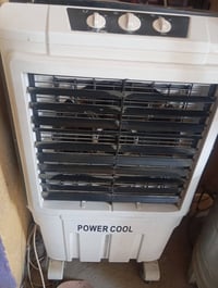 مبردة للبيع السعر ١٠٠ جديدة رقم الهاتف ٠٧٧٦٦٠١٣٧٩٧