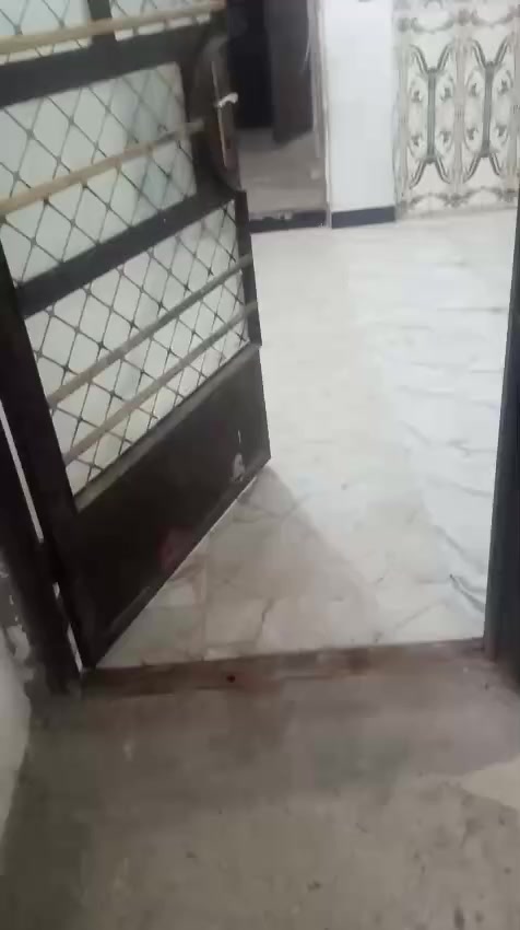 بسم الله الرحمن الرحيم 
دار للبيع بغداد الكماليه المعوقين مساحته 100 واجهته 5 
طابو صرف طابقين 
الاستفسار من خلال رقم الهاتف ***********واتساب هم 
السعر على الخاص
