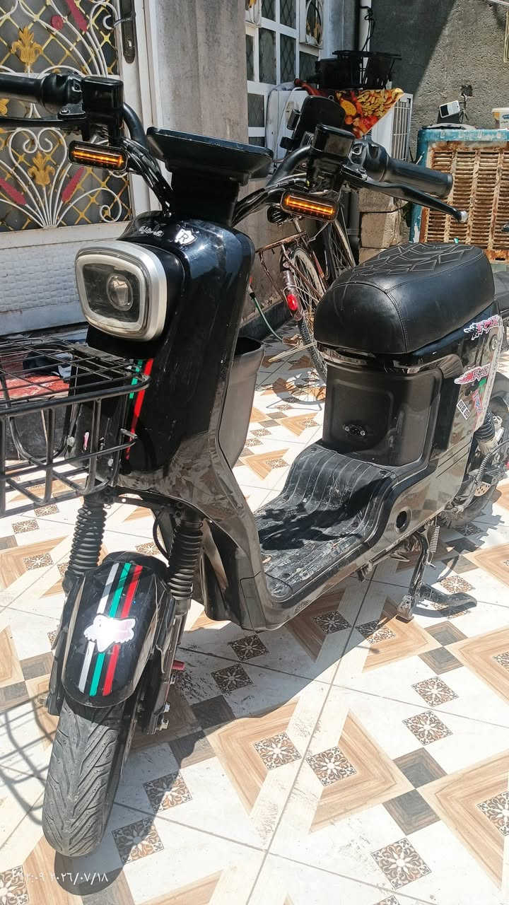 دراجه R8 دراجه نضيفه وخير من الله 3 نمر 5 بطاريات دراجه شلعه قوه كلشي قوي السعر 375 وبيها مجال العنوان ديالى ناحيه كنعان رقم ***********
