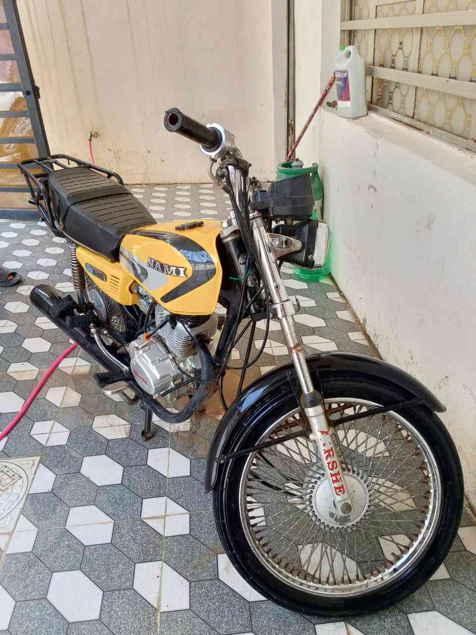 السلام عليكم دراجه للبيع المكان عزيزيه دراجه ارشه سعر 350 وبيها مجال ***********
