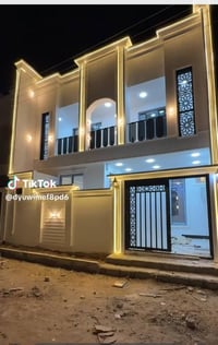 ١٥٠م • للبيع