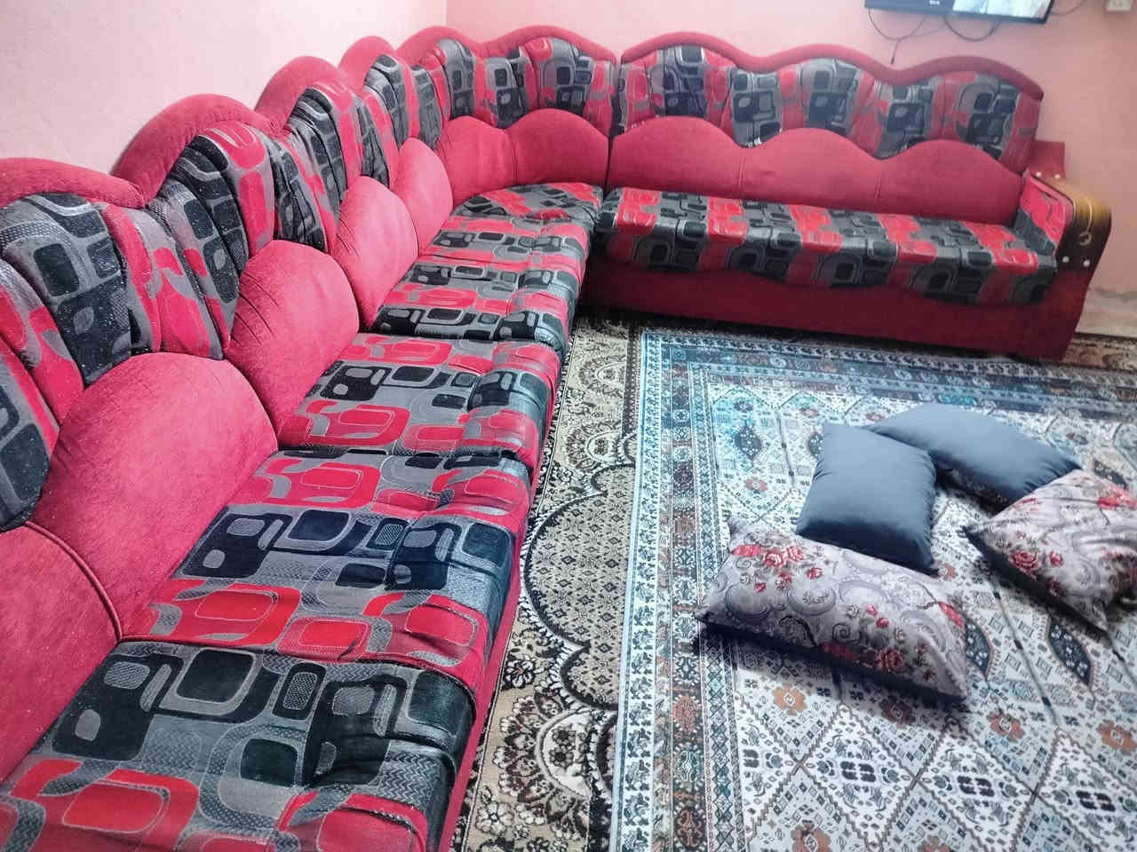 خشب عراقي درجه اولى ثقيل النضافه 80لي 85 السعر250 العنوان دورت المحطه الايمن ***********
