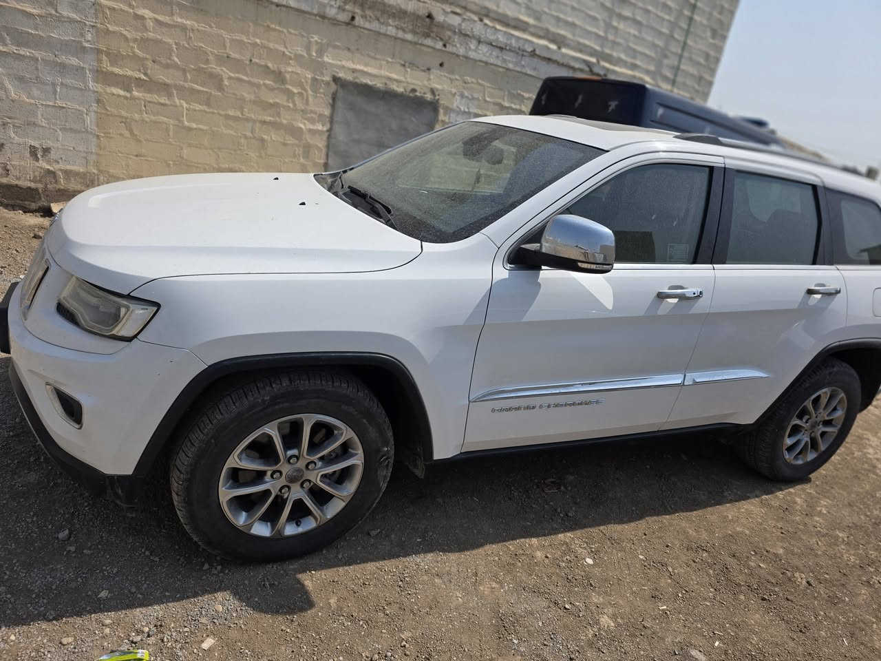 السلام عليكم من رخصت الادمن 
جيب لاريدو خليجي ١٤ رقم بغداد فقط بارد بيها مكانات بسيطه كلش السعر ٢٢٠ وبيها مجال الاتصال ***********/***********
