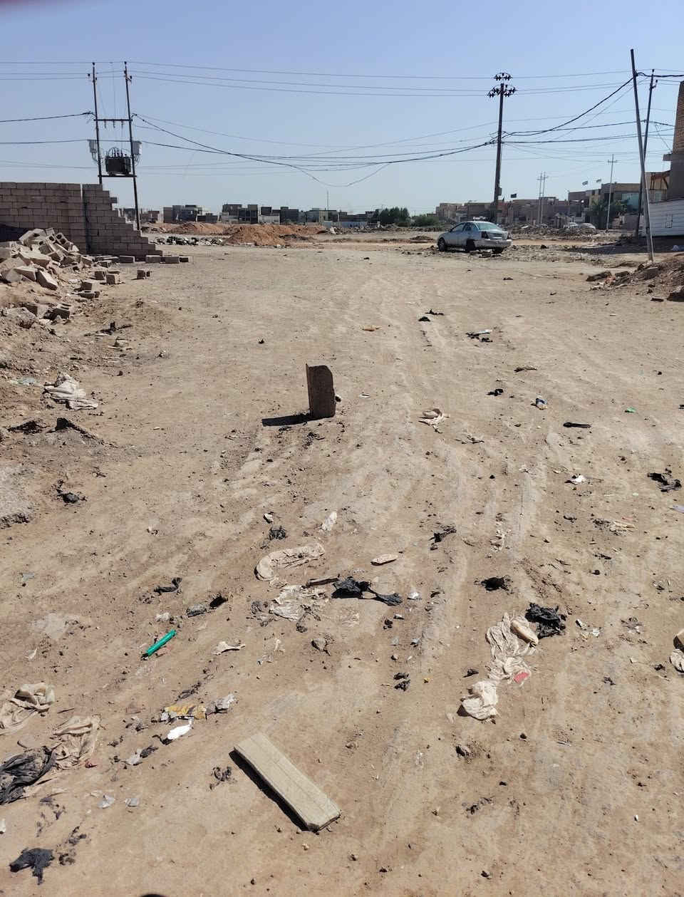 قطعة أرض ١٥٠ متر  طابو صرف..حي الزهراء.. خلف المعهد التقني. .. ركن وبيه فضله. واجهة ١٠ متر. بشارع السيطره القديمه بالفرع.. قريبه جدا عل شارع 20..بسعر مناسب. ***********
