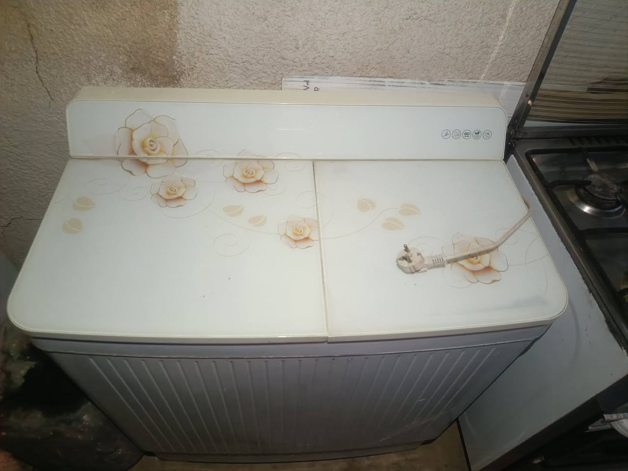 للبيع
طباخ شغال بس جامه الفرن الاماميه مكسوره 
غساله شغاله ع فحص بس بيهه نتله خفيفه كلش 
مبرده برفاب شغاله ببهه صوت من تشتغل 
بيع مستعجل سعرهن كلهن ب 125 قفل 
مكاني حله ابو غرق شارع المركز
***********
