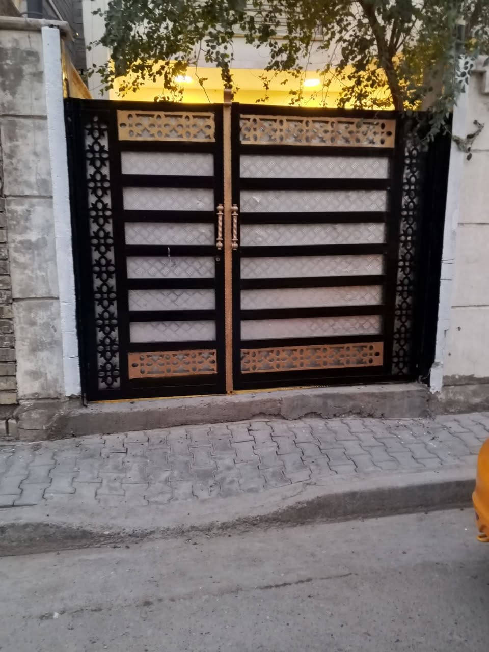 حداد متنقل
لعمل كافه انواع الحام ابواب شبابيك محجرات سقائف

ابراج واجهيات ابراج محميات و مراجيج مع كافه عمل التصليحات
واتسابي***********
