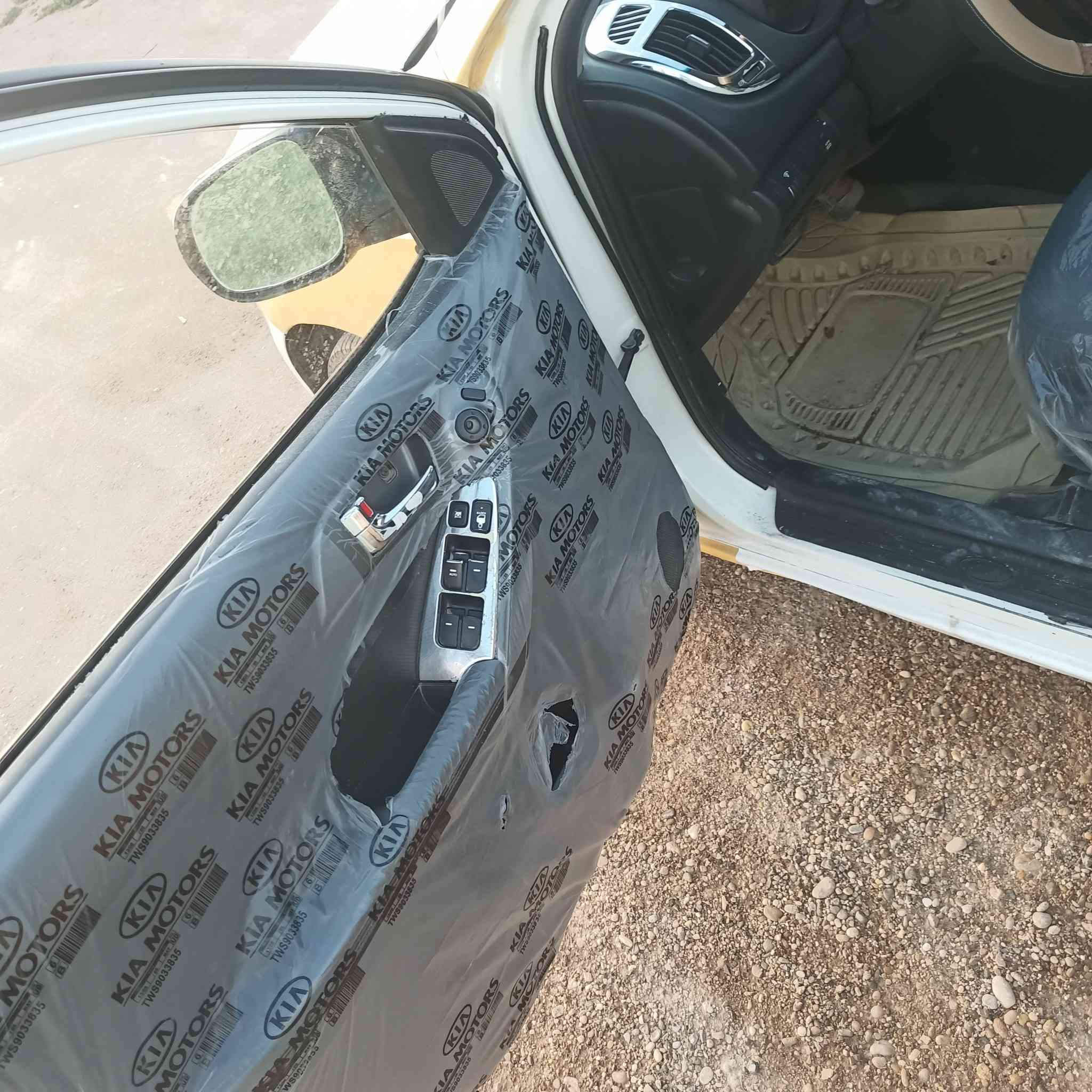 السلام عليكم فورتي 2013خليجي فول مواصفات محرك كير كله جديد السعر 75وبيه مجال الشراي يتصل علخط  مكان السياره الانبار ارمادي ***********
