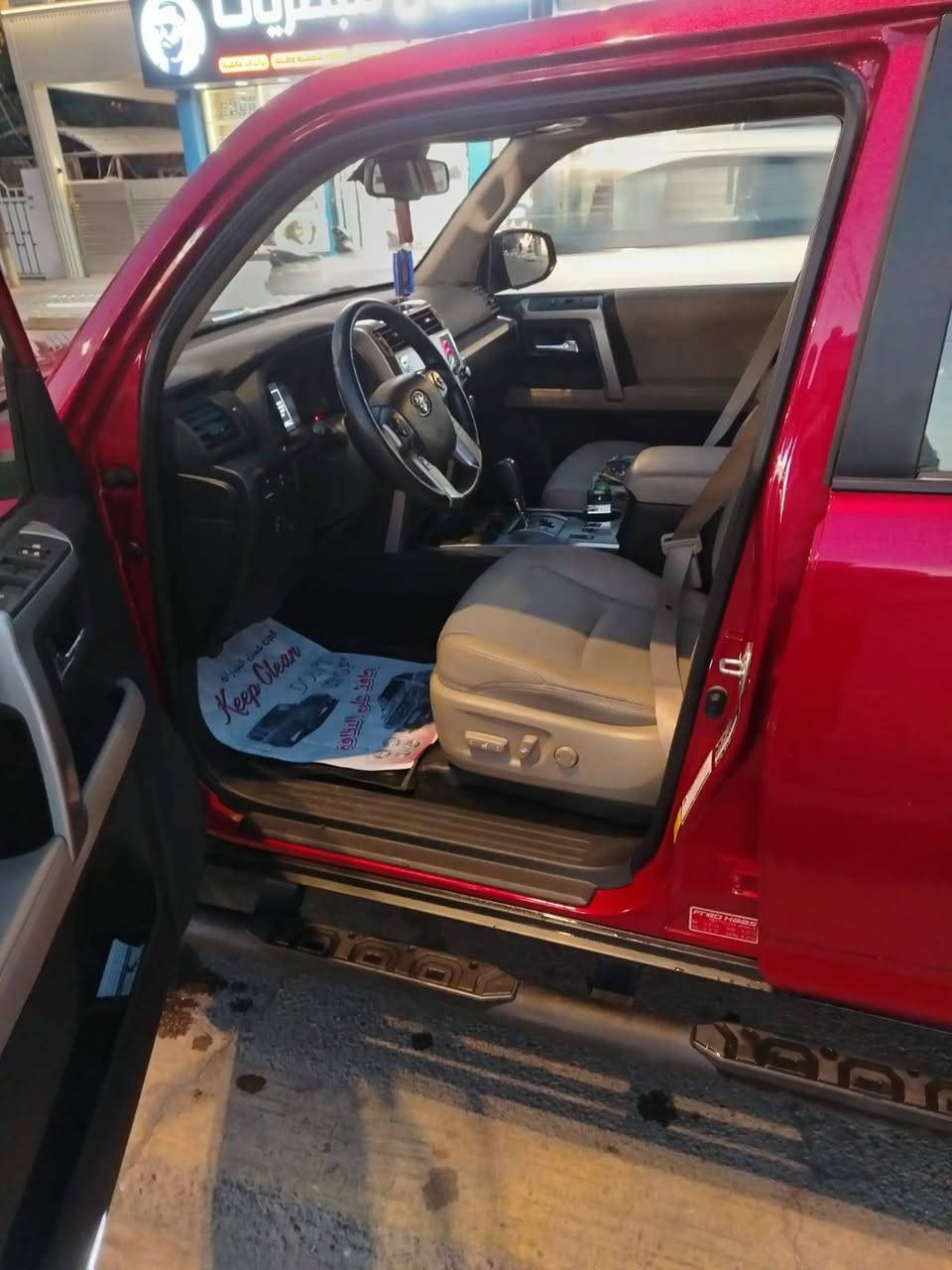 السلام عليكم فور رنر موديل 23 محرك 6 سلندر 4000 فول Sr5 فتحه بصمه كشنات تدفئه كهرباء رادار تحديد مسار رادار امامي رداد جانبي رادار خلفي توقف امامي داخل بيجي 7 راكب ضرر  جاملغ فقط صور حادث بل منشور تخم تاير جديد السعر 310 بسمي ***********
