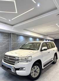 لاندكروزر GX • ٢٠٢١ • ٣٠٠٠٠ كم