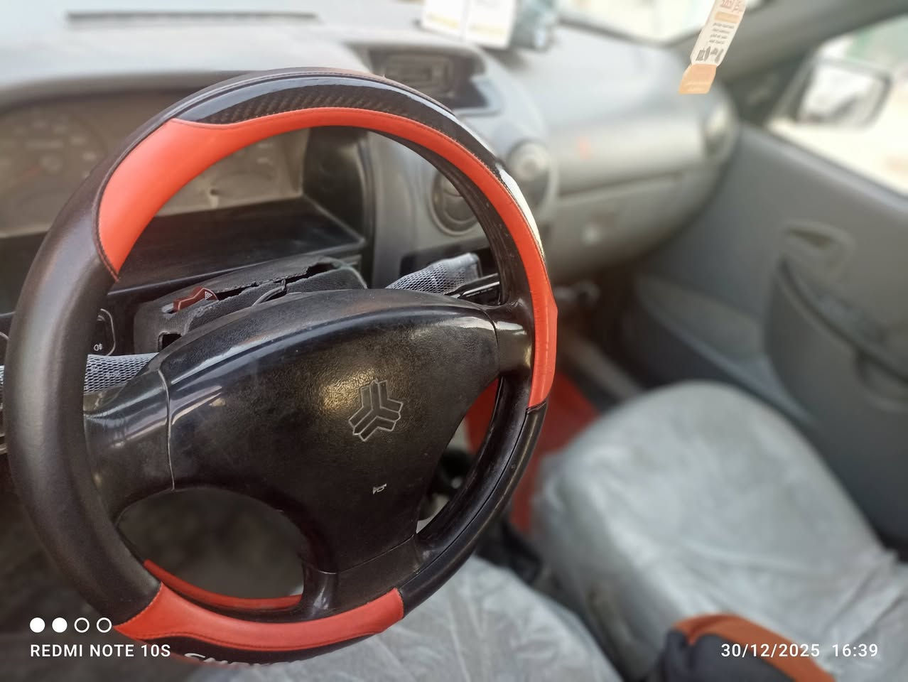 السلام عليكم للبيع سايبه مديل 16السياره مكينه وكير وحداديه تمام معمره وكامله سنويته تنتهي الشهر الثاني راعيه ايريد تحويل السعر 25وبيه مجال مكاني بصره الامن الداخلي ***********
