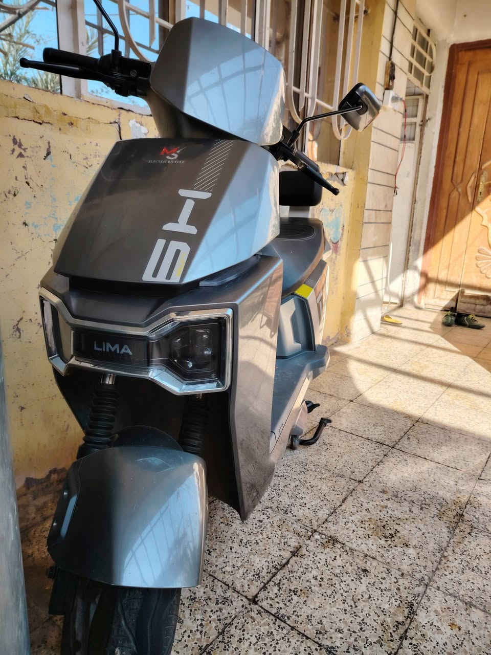 ماطور شحن نضيف ٦ بطارية للتواصل *********** / مكلف بل نشر
