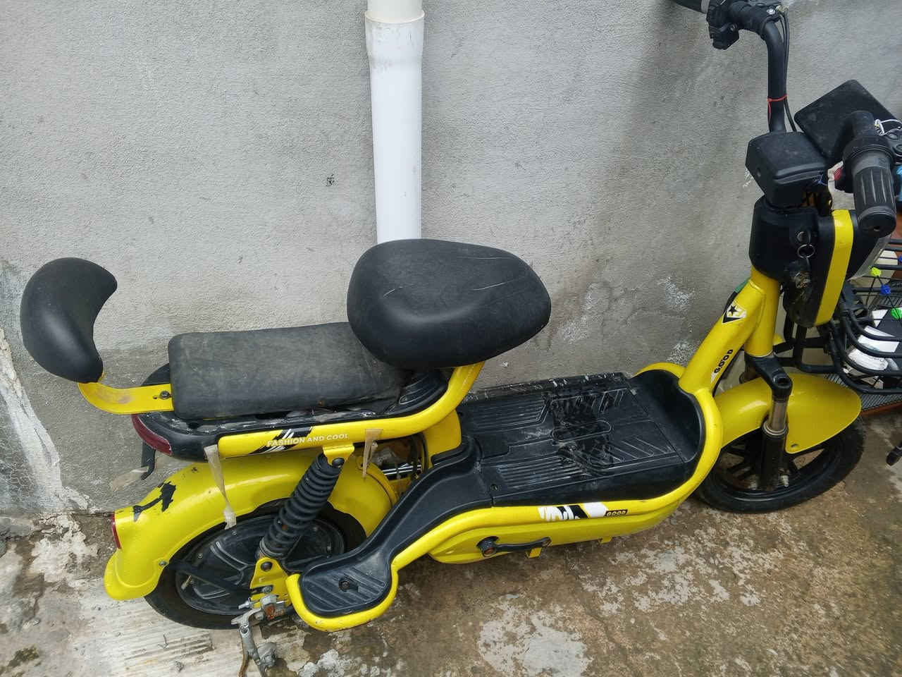 ماطور شحن كلش نضيف بس بطاريات هابطه سعر 150بي مجال اتواصل وتساب عنوان كركوك ***********
