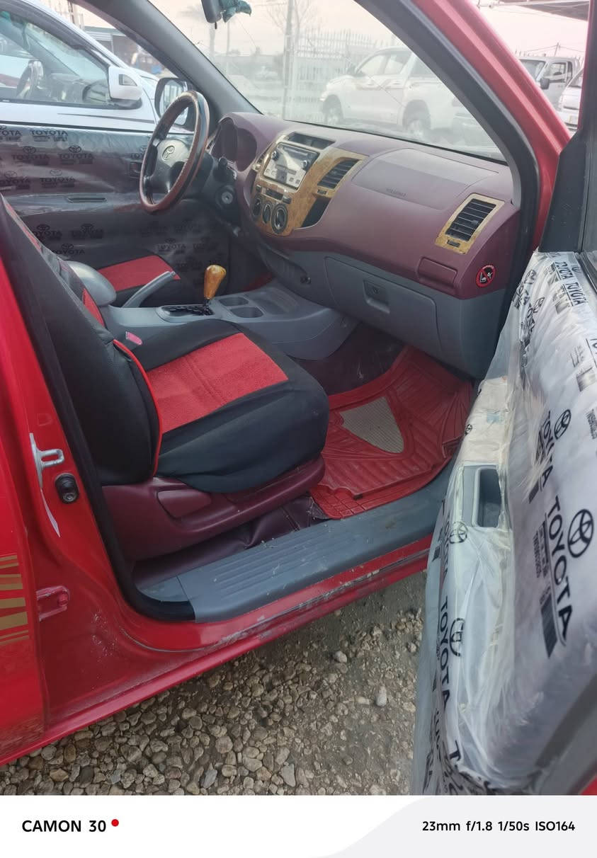 السلام عليكم | تويوتا هايلوكس 2010 كويتي اوتوماتيك ، رقم مثنى٫ مكفولة من الصبغ
رقم الهاتف 📲 , ***********
