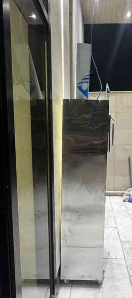 سلام عليكم منقله شويه مغلقه وبيها باب تكدر تستخدمها للفحم كوفي او مطعم للشوي سويتها تفضال حديد وستيل اصلي ثقيل وبيها تايرات بس مرهمت على مكاني وارد ابيعها امانه الله صارت عليه 225 واريدها ب150 الف لان ماعندي مكان 
ممستخدمه نهائيا مكاني بغداد السيديه *********** هذا رقمي
