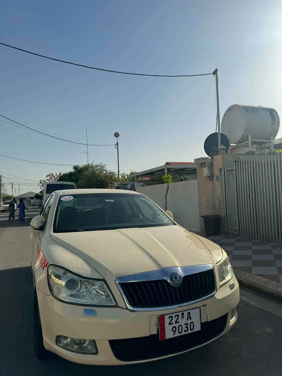 سکۆدا مۆدیل ٢٠١٠ گیر عادی مکینە ٢٠ ی بێ تۆربۆ هەموو گیانی بەشەرت کارەبایی و تبرید هەمووی بلادی تلفۆن لۆ خاوەنی بکە*********** داوای ٩٣ ورقە و مجالەکی کەم سێ جێ ساردەکوتی هەیە بلاد زەردە أربيل, العراق
