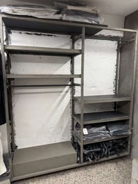 ستاند ملابس • ارتفاع ٢١٥سم • عرض ٢٠٠سم