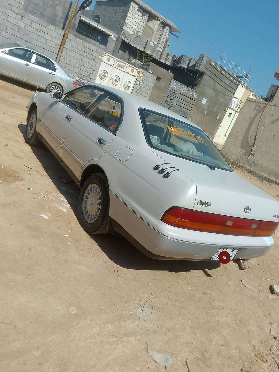 بطه متصل مديل 92 سنويه ل28 باسمي رقم انكليزي شرط تحويل  سيارة جاهزه كير مكينه تخم تاير  غرفتها كشناتها بلاد سيارة كفاله احلا من الصورة سعر 72 وبيها مجال للشراي ***********
