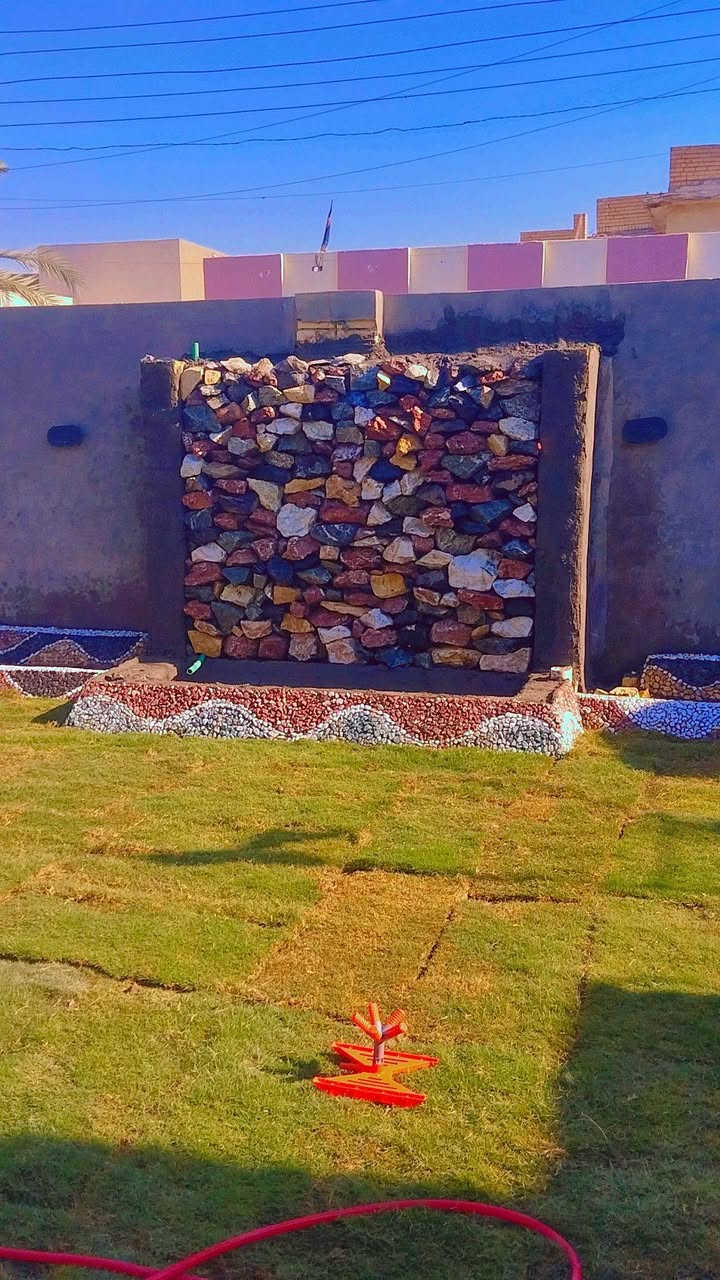 حسن لديكور ***********
عمل ديكورات درجه اولى نقشات شلال نافوره وبأسعار مناسبة
