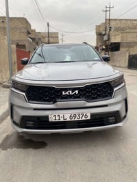 KIA سورنتو موديل:2023  عداد المشي:24mi  لون الخارجي:سمنتي لون المرغوب ...
