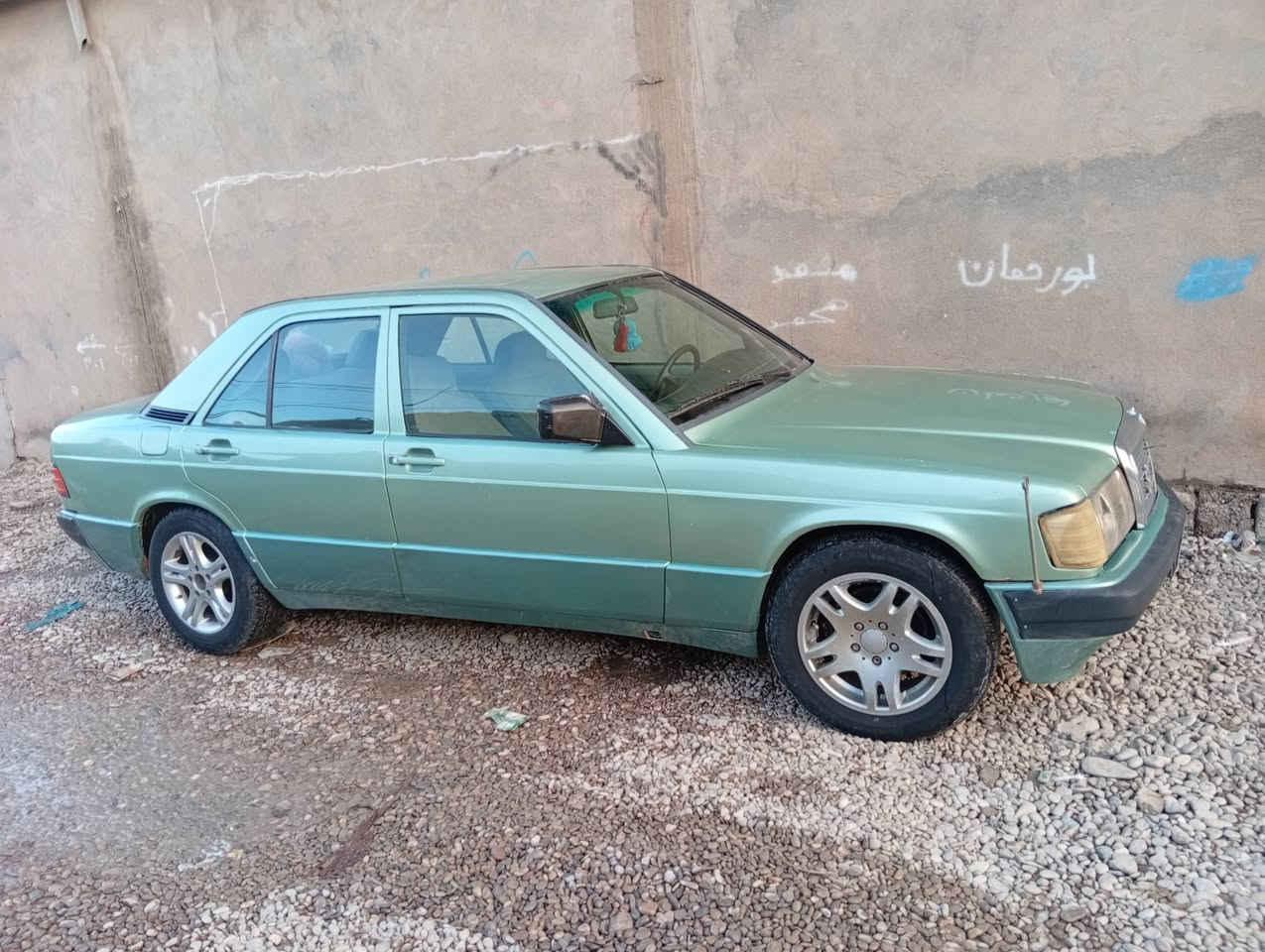 سڵاوهاوڕێیان مارسیدسێ کی پاکوجوانم بۆهێناون مۆدێلی 190بێ تەقەوڕەقەیە نرخی 31وەرەقەومەجالێ کی کەم ***********
