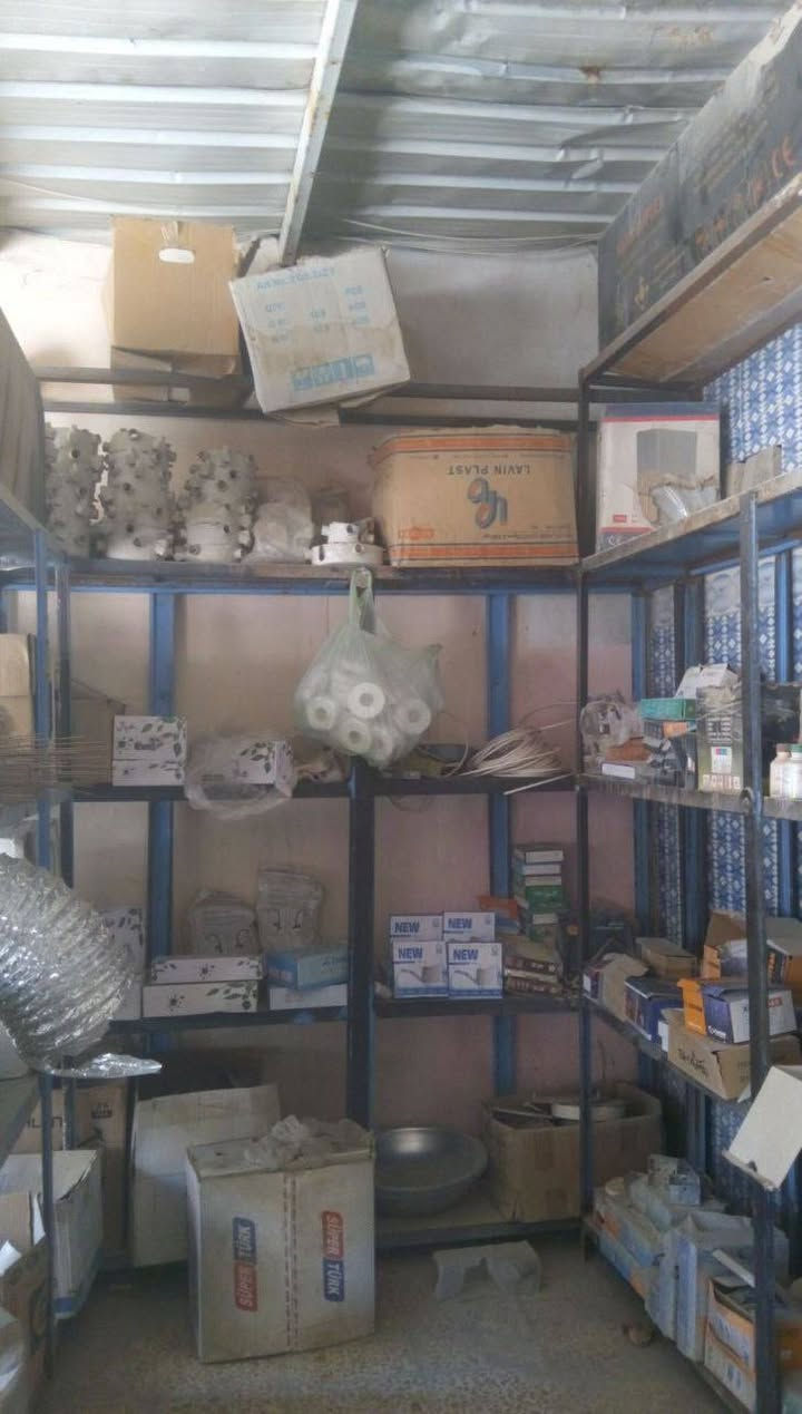 تحية طيبة
السلام عليكم انشائية للبيع بالجملة بالجملة شلع ..

سبب البيع عدم التفرغ دوام والي مشتغل انشائية يعرف طبيعة العمل تحتاج وقت اما عن الشغل مابي اي تعب قياسا بالارباح على كل قطعة الربح ٥٠٪الى١٠٠٪

الغراض

مثل ما موضح بالصور 

دريل همر كبير عدد ٢ 

كوسرة وسط 

دريل كهربائي وسط

دريل شحن 

اضافة للرفوف تفصال حديد شغل درجة اولى عدد ٦

مع رف خشب للعرض عدد ٢ 

بالنسبة للغراض تريد جرد تدلل تريد شلع 

ما نختلف المهم تشوف الصور وتقتنع واي تفاصيل راسلني واتساب او اتصل بالخدمة في حال عدم الرد اترك رسالة واتصل عليك 

هاتف / *********** بغداد الرصافة

متوفر واتساب ماسنجر 

هدية تحصل المكتب مع الشاشة والكامرات عدد٤ مع مبردة وهيتر تدفئة 

مع عارضة مواد بشكل سلات 

اضافة الى مساطر عارضة حائط او شباك تركيب
